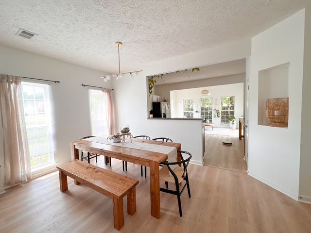 1044 Rambling Brook Road - Photo 5 of 20