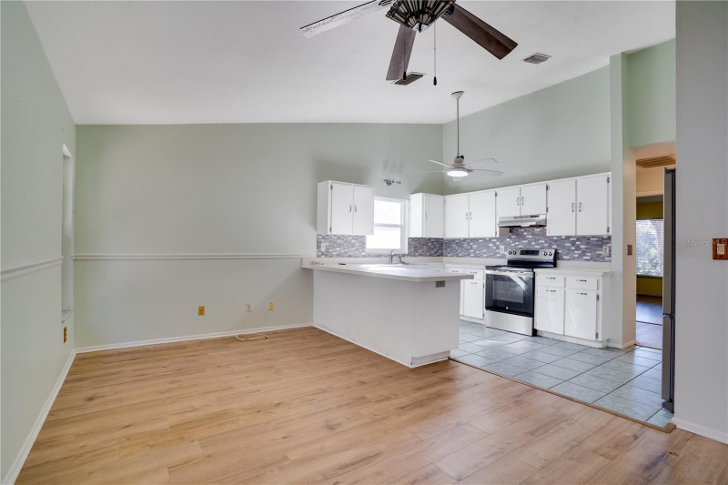 1410 Club Drive - Photo 6 of 19