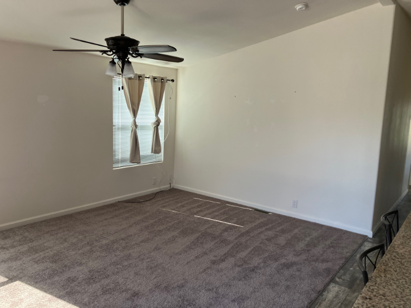 880 Montecito Dr - Photo 3 of 10