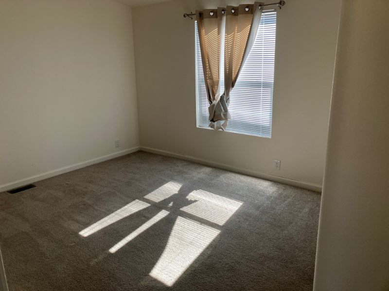 880 Montecito Dr - Photo 6 of 10