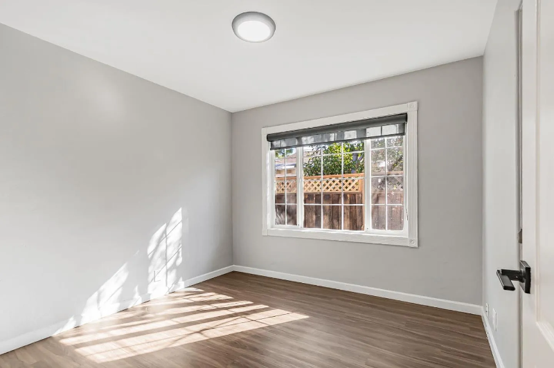 2571 Los Coches Avenue - Photo 2 of 6