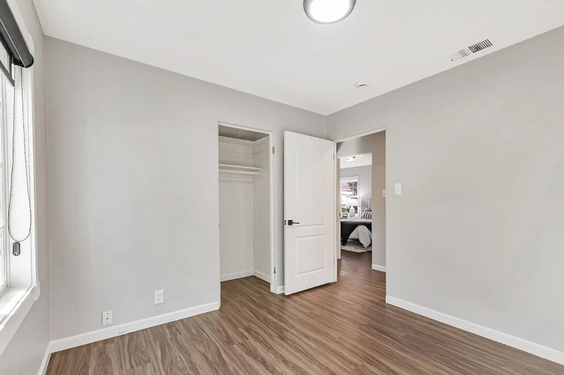 2571 Los Coches Avenue - Photo 3 of 6