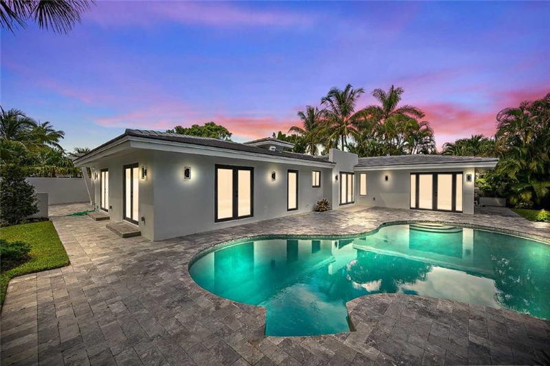 2201 Intracoastal Dr - Photo 2 of 20