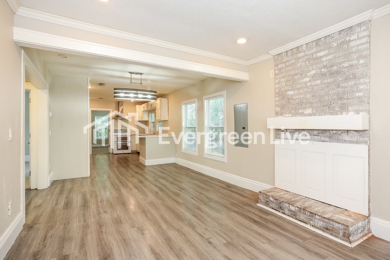 808 Westbrook Rd - Photo 3 of 16