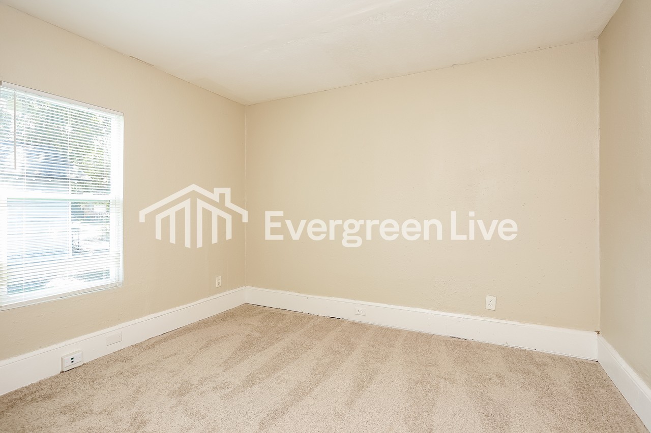 808 Westbrook Rd - Photo 7 of 15