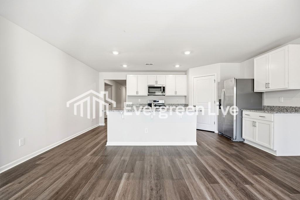 1233 Beechridge Ct - Photo 6 of 32