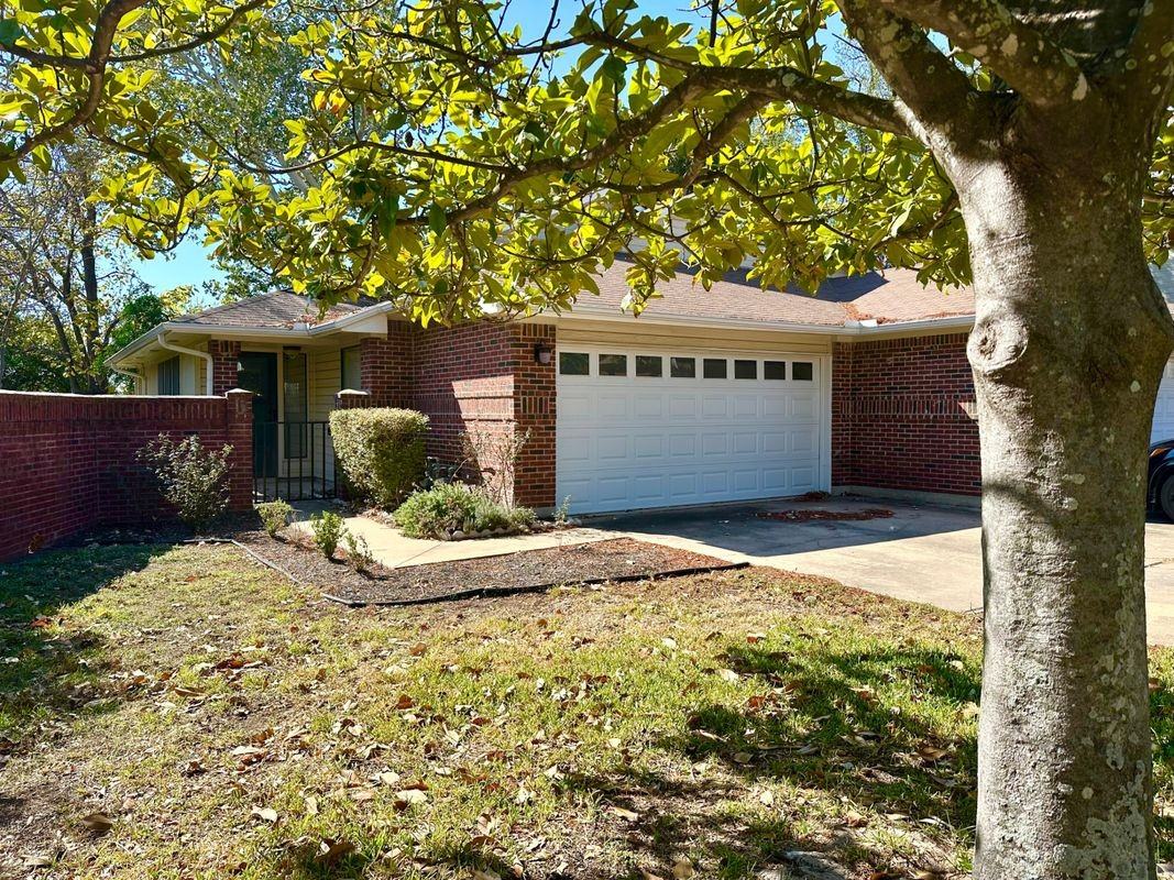 1003 Markham Lane ##B - Photo 2 of 17