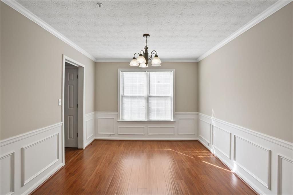 1442 Glenover Circle - Photo 5 of 33