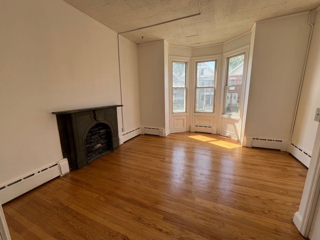 271 Milton Turnpike - Photo 4 of 9