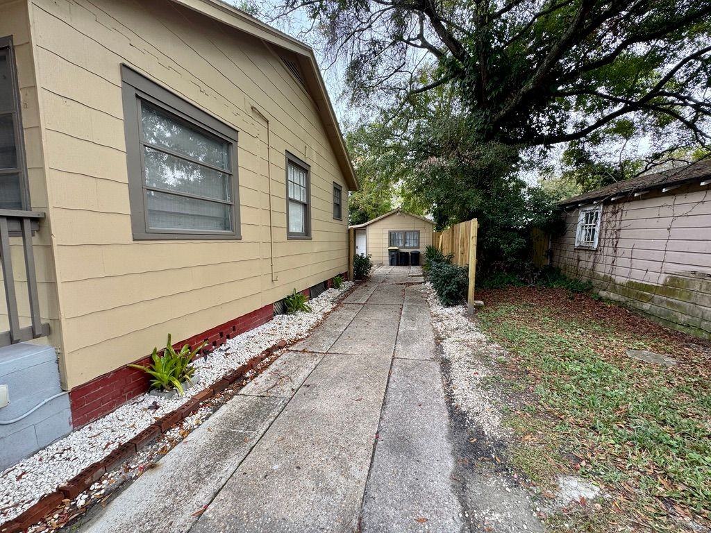 1631 Thacker Avenue - Photo 2 of 20