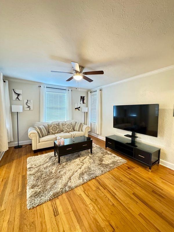 1631 Thacker Avenue - Photo 4 of 20