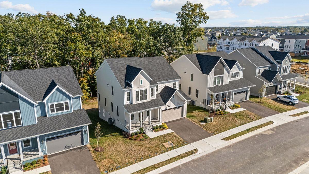 104 Alabaster Ln - Photo 3 of 43