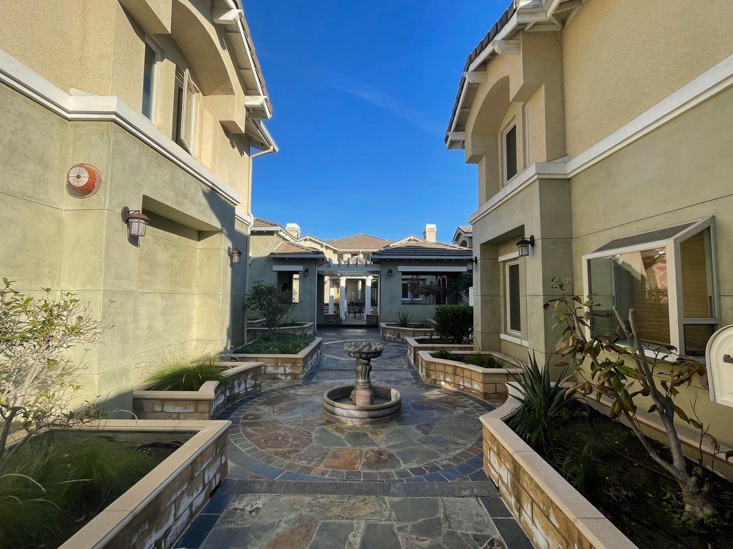 88 North Roosevelt Avenue ##18 - Photo 2 of 3