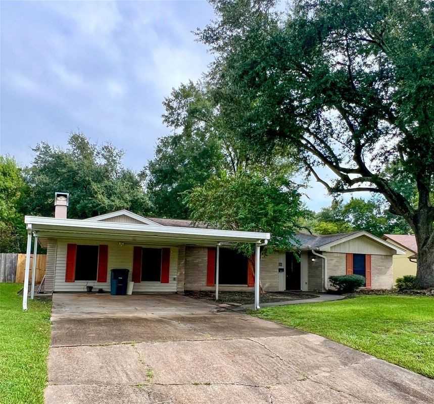 8610 Overhill Lane - Photo 2 of 20