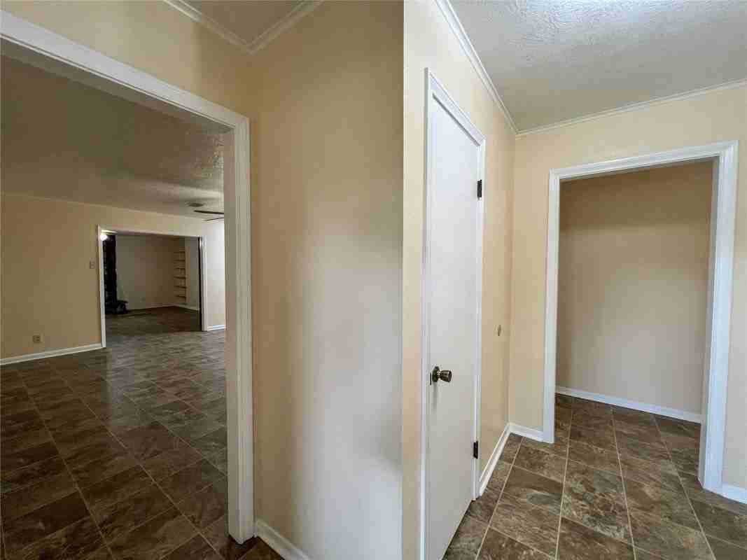 8610 Overhill Lane - Photo 4 of 20