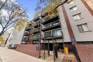 1220 N La Salle Dr - Photo 1 of 1