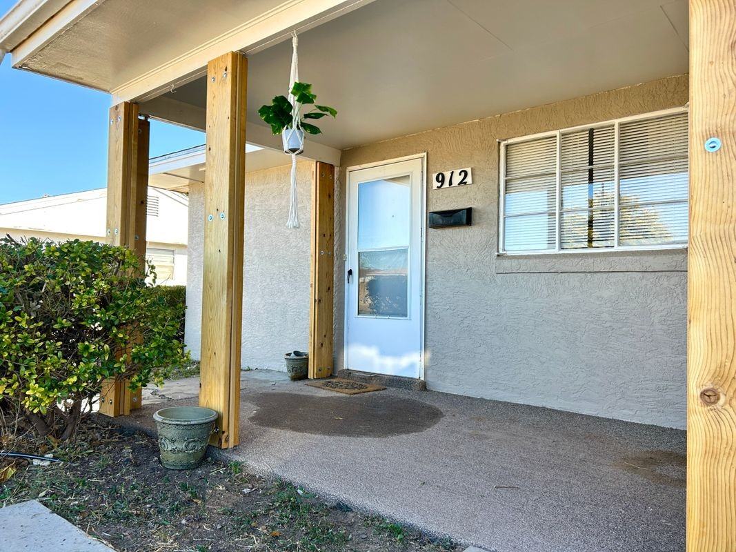 912 West Forest Street - Photo 2 of 20