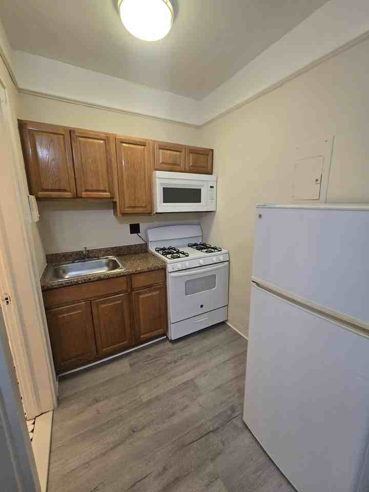 42 Kelly Parkway - Photo 3 of 9