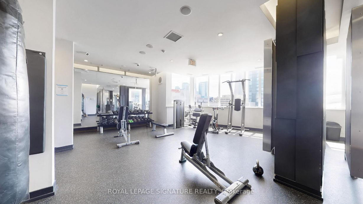 250 Wellington Street West #1030 - Photo 3 of 18