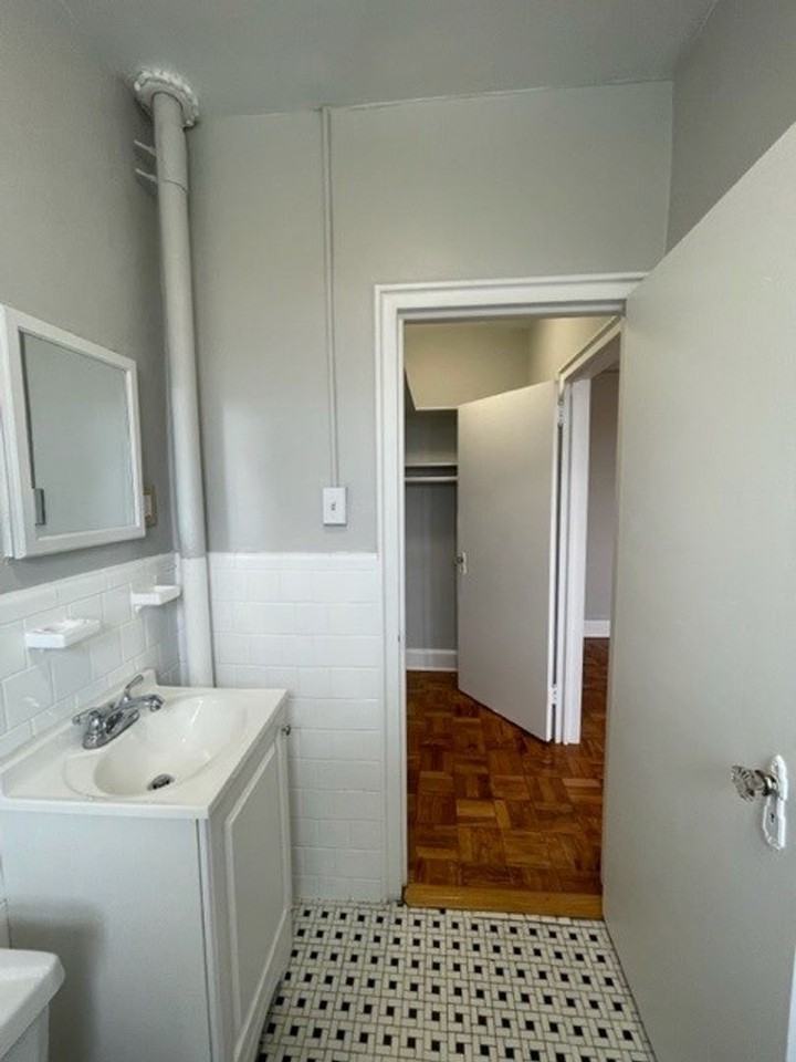 1916 R Street - Photo 3 of 30