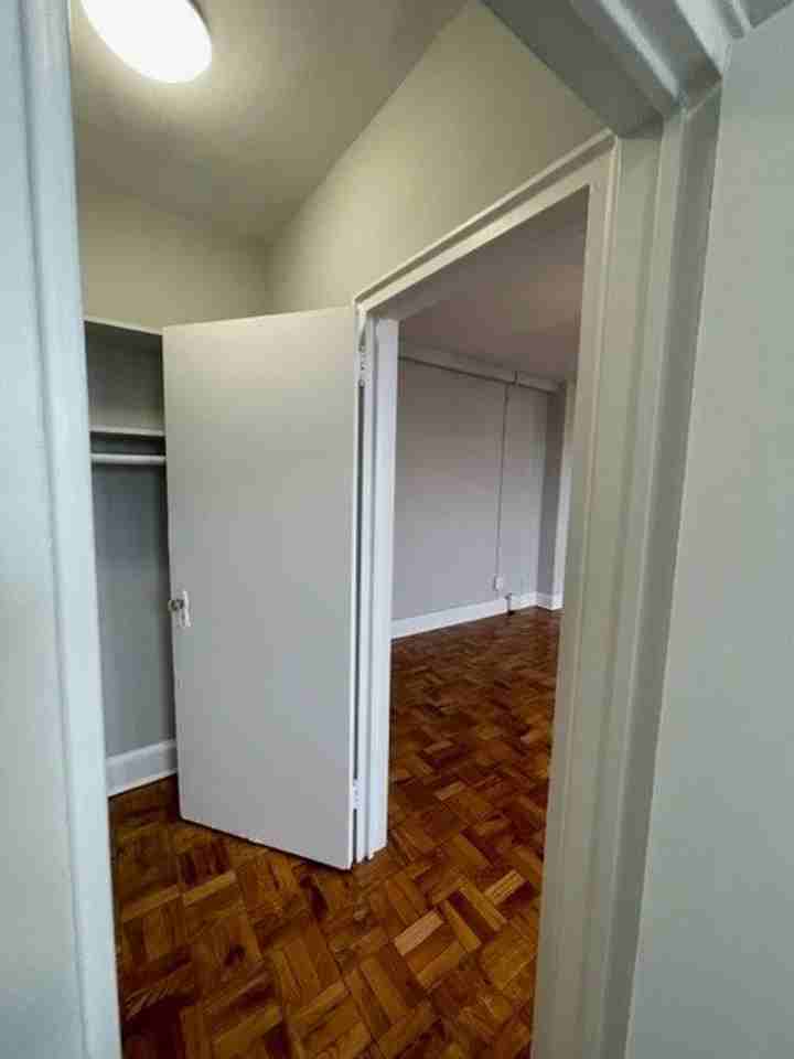 1916 R Street - Photo 5 of 30