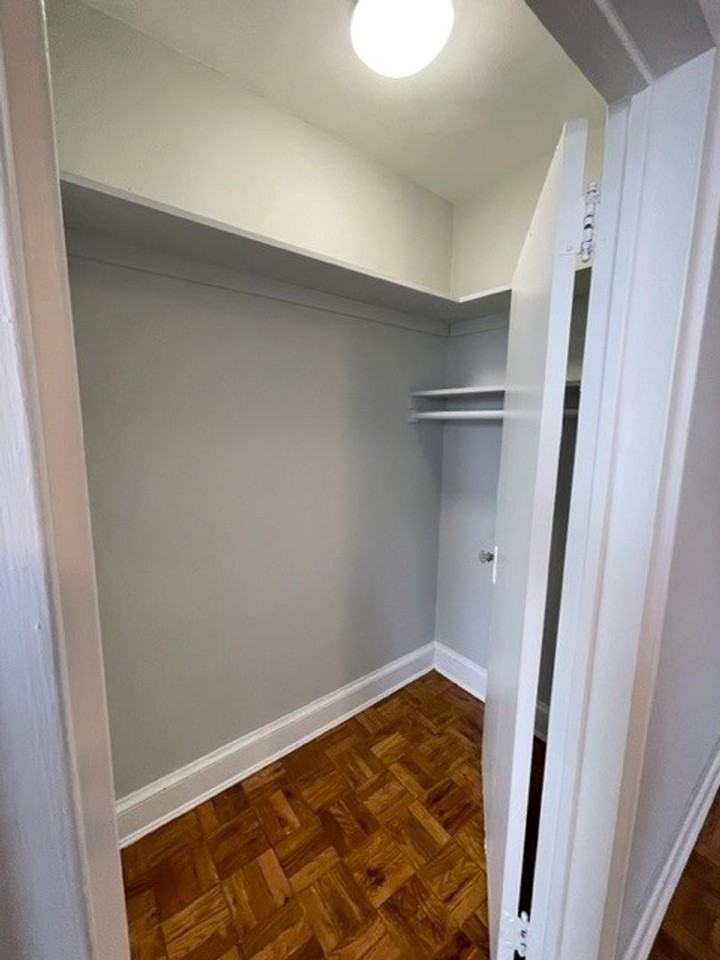 1916 R Street - Photo 7 of 30