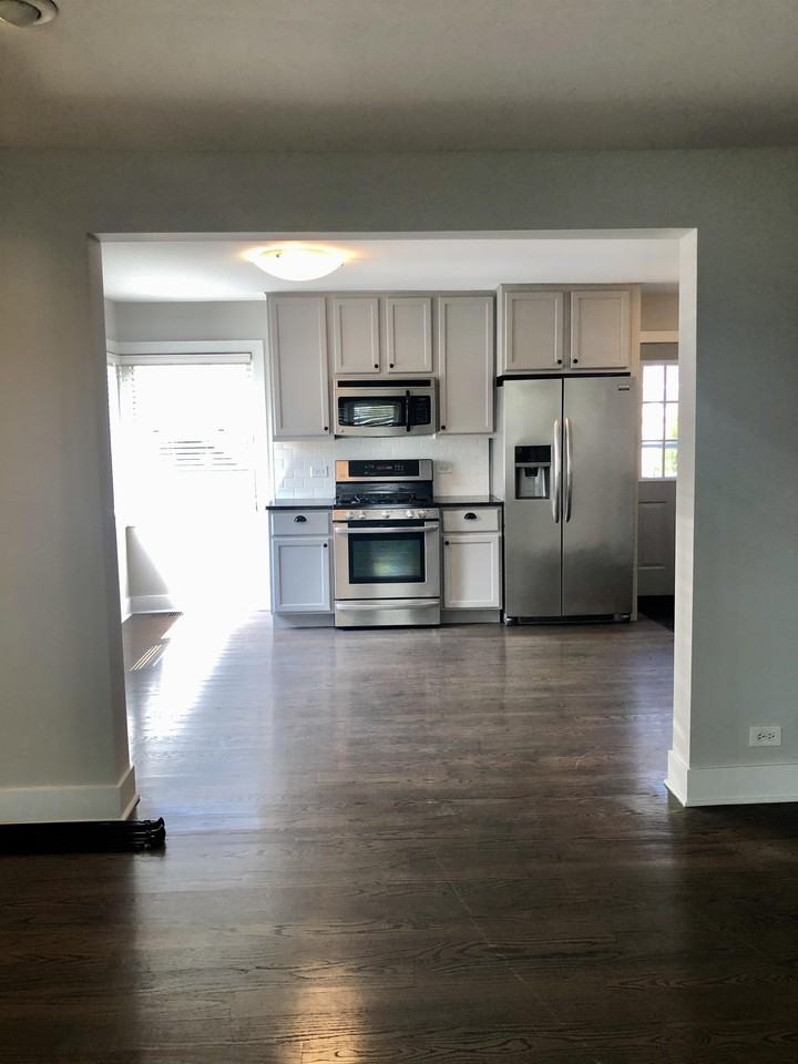 4244 North Gilbert Avenue #4244 - Photo 6 of 39