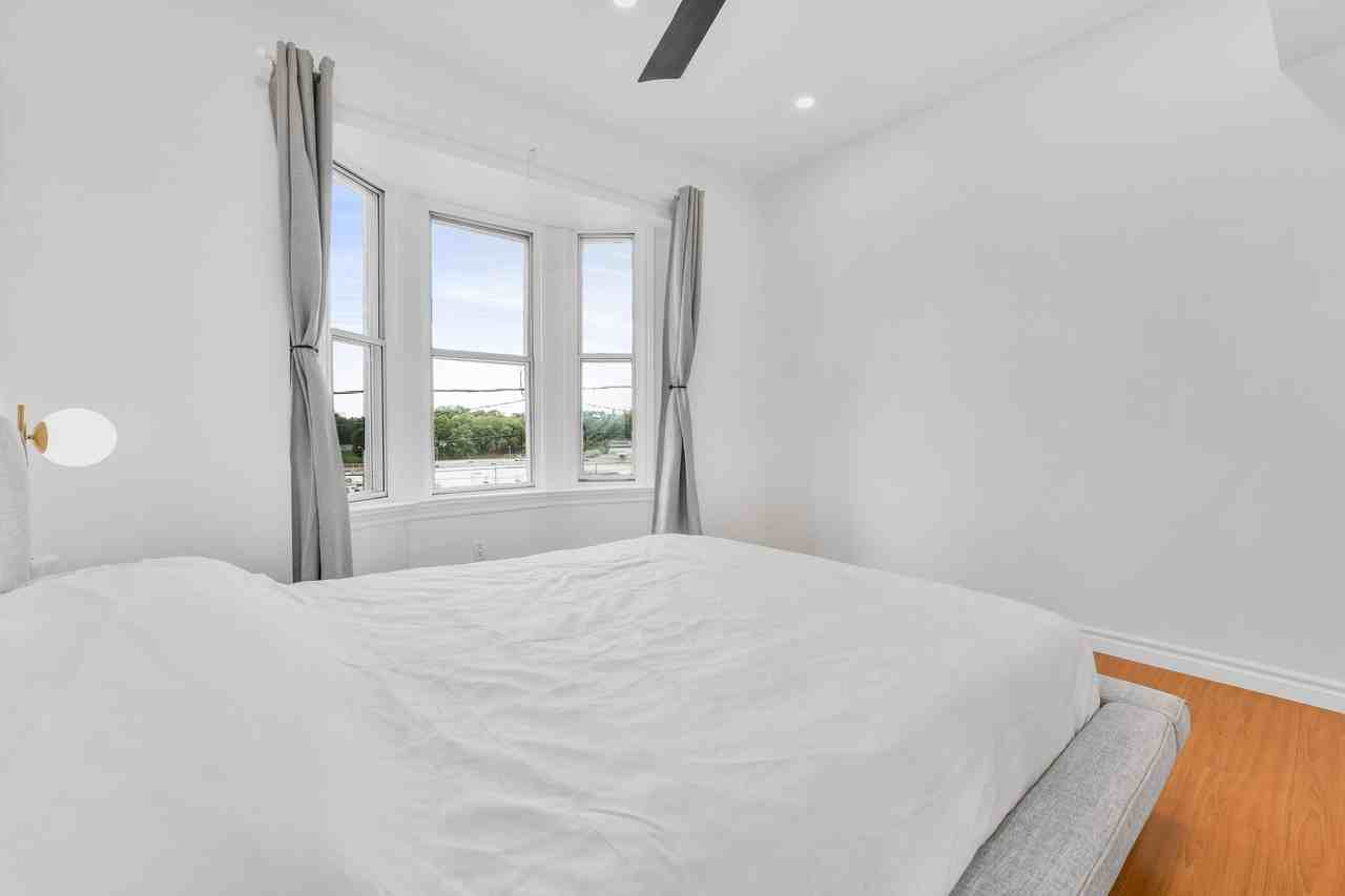 513 Greenwood Avenue - Photo 7 of 12