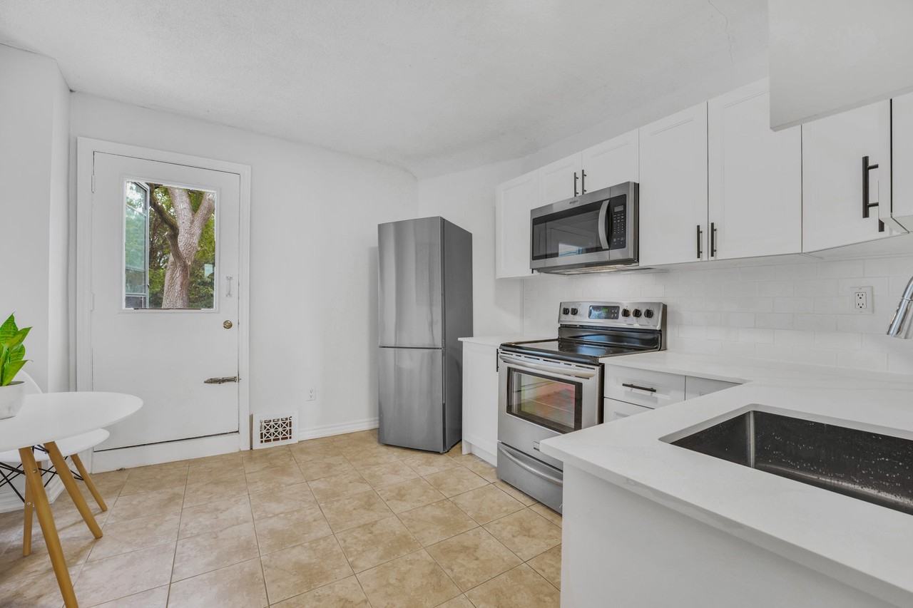 513 Greenwood Avenue - Photo 2 of 12