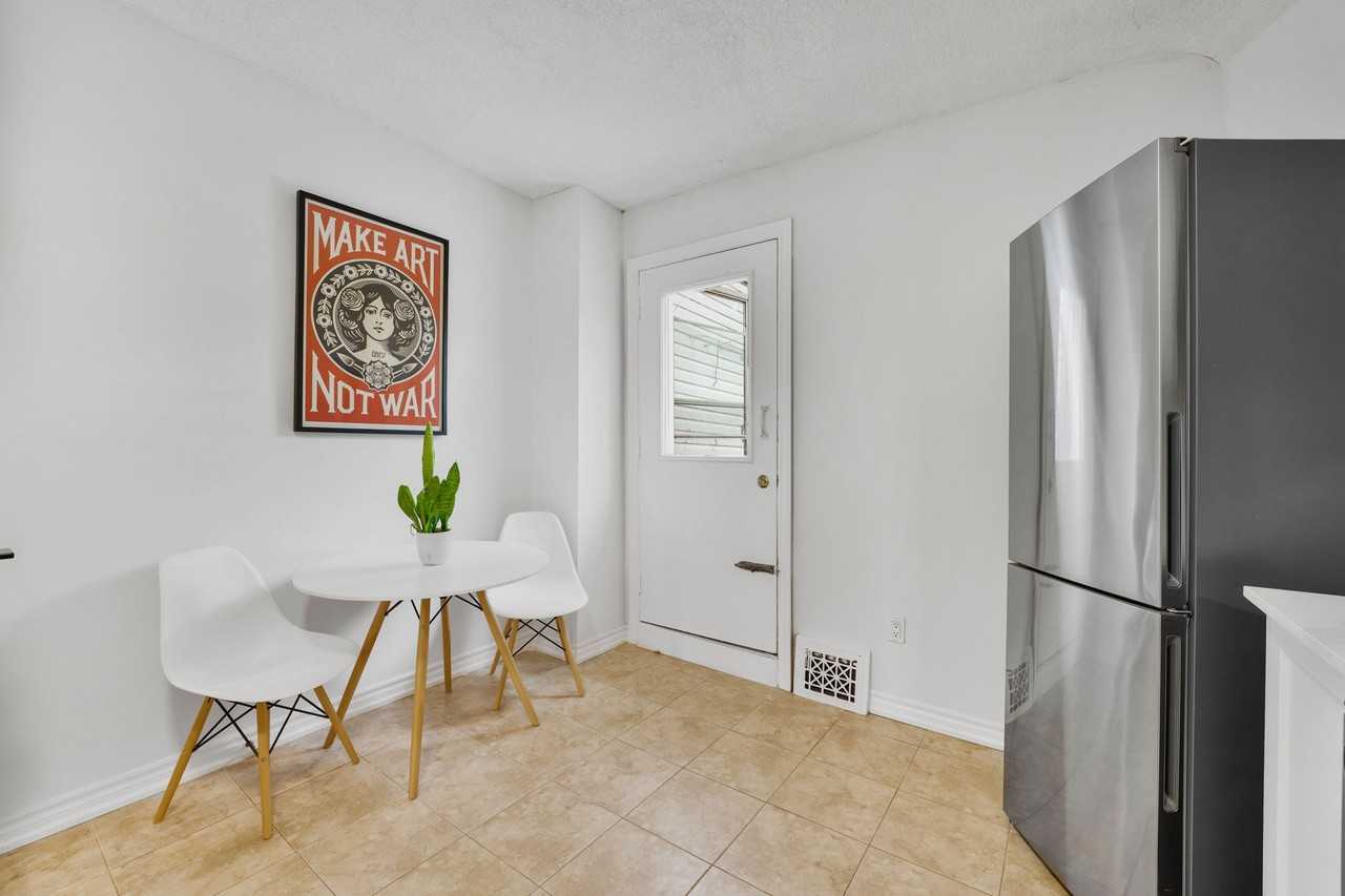 513 Greenwood Avenue - Photo 3 of 12