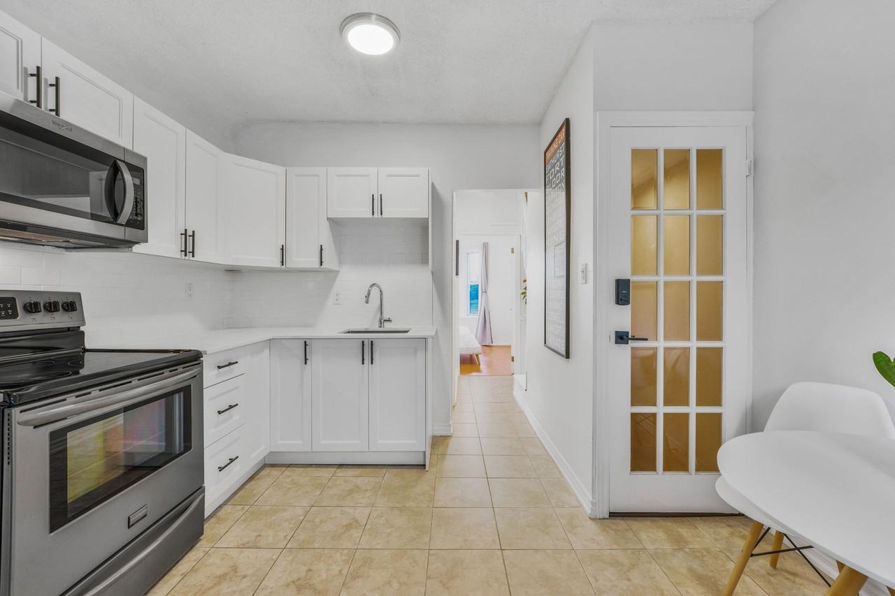 513 Greenwood Avenue - Photo 4 of 12