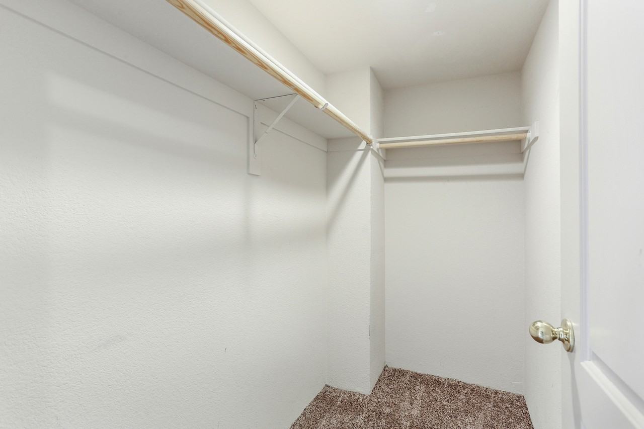 3739 Black Eagle Drive #18 - Photo 5 of 9