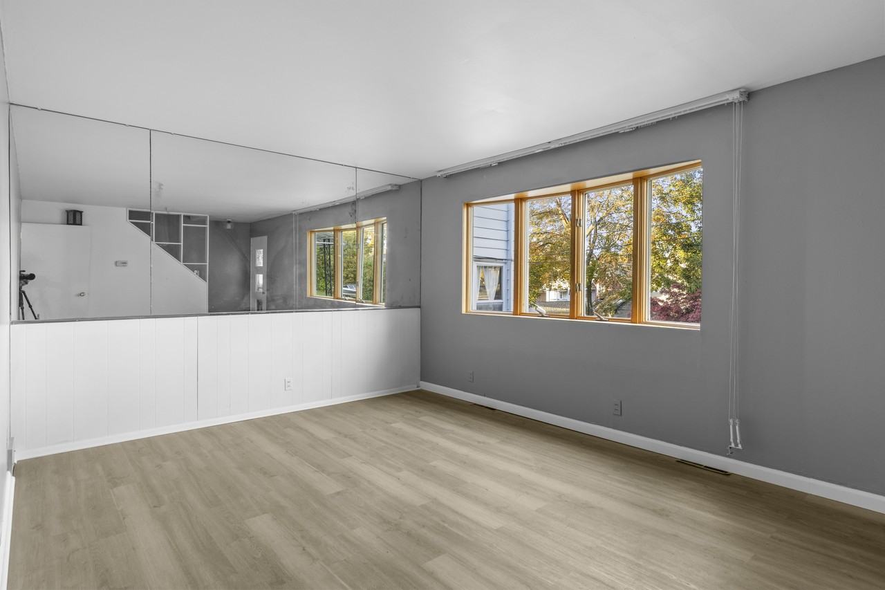 60 Leslie Avenue #NA - Photo 6 of 6