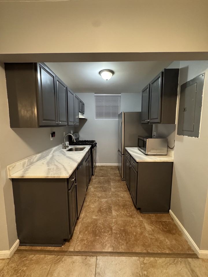 11 46th Street Southeast #B1 - Photo 3 of 11