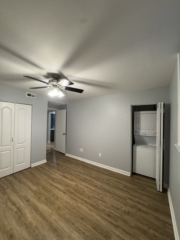 11 46th Street Southeast #B1 - Photo 7 of 11