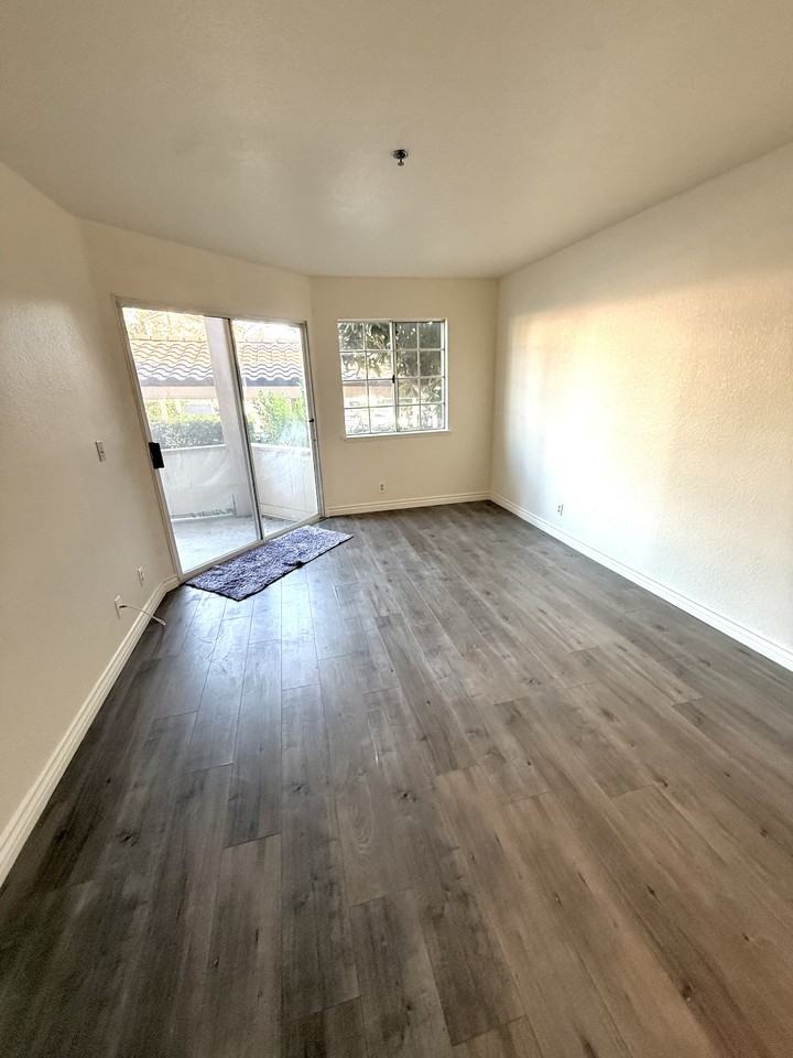 631 Oak Run Trail #205 - Photo 7 of 12