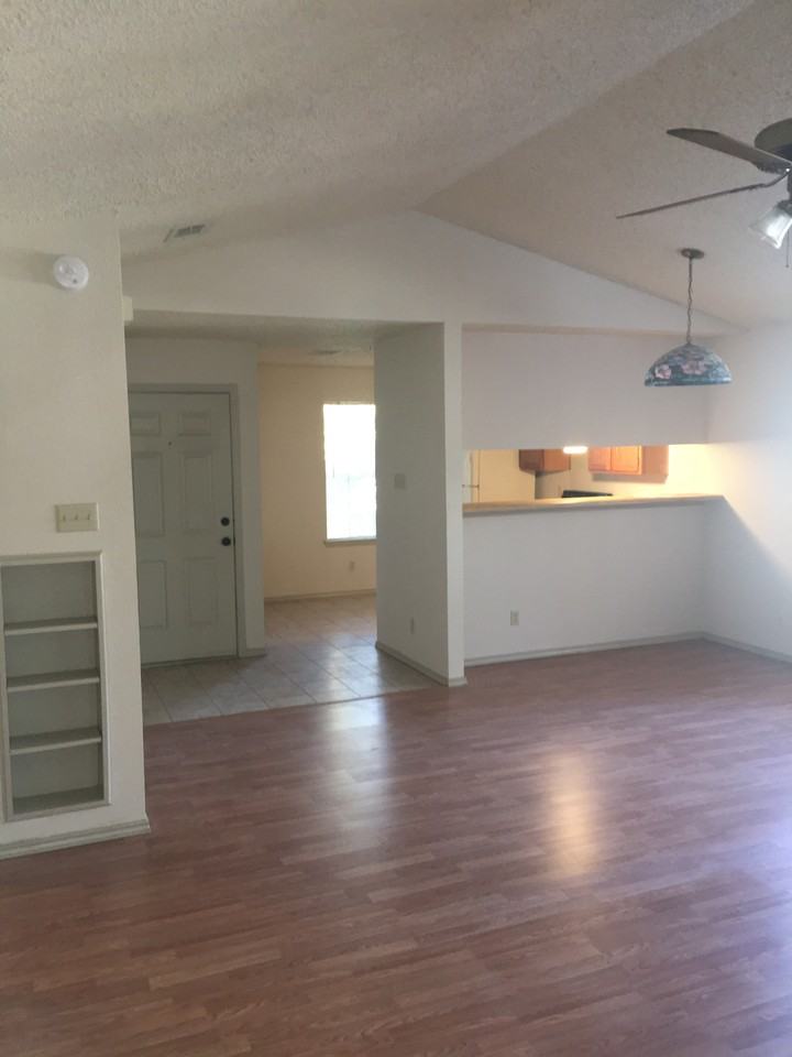 212 Sailmaster Street #A - Photo 4 of 21