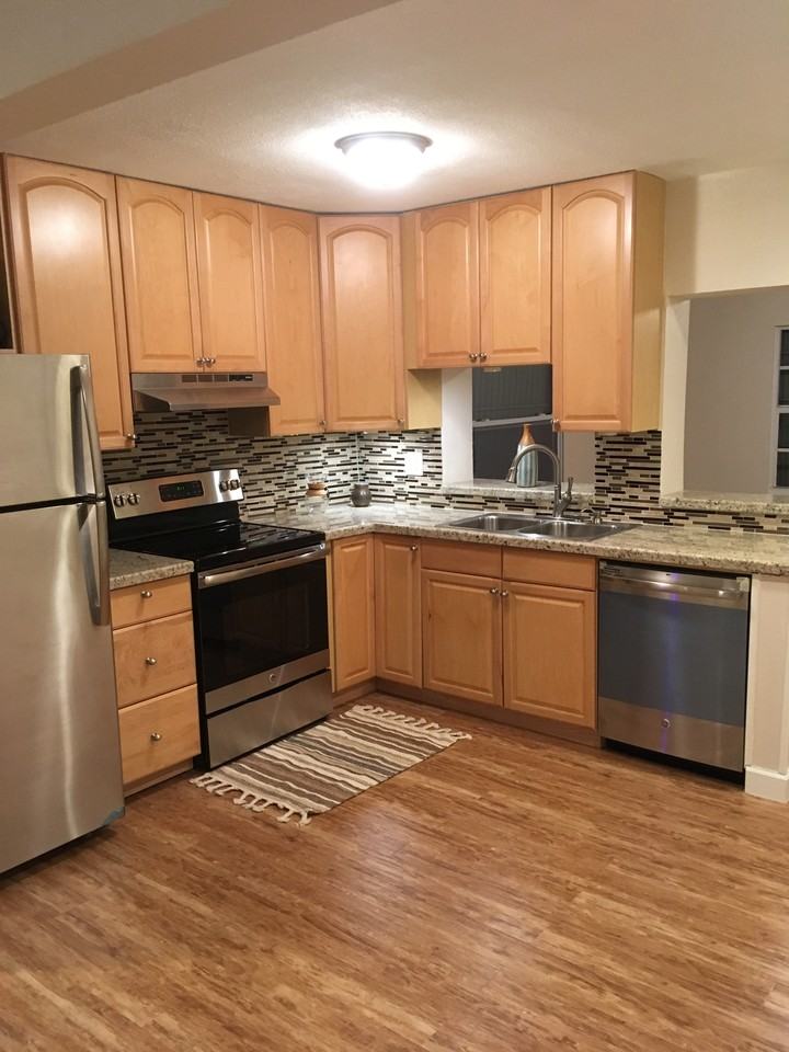 123 Southwest 13th Street #NA - Photo 3 of 7