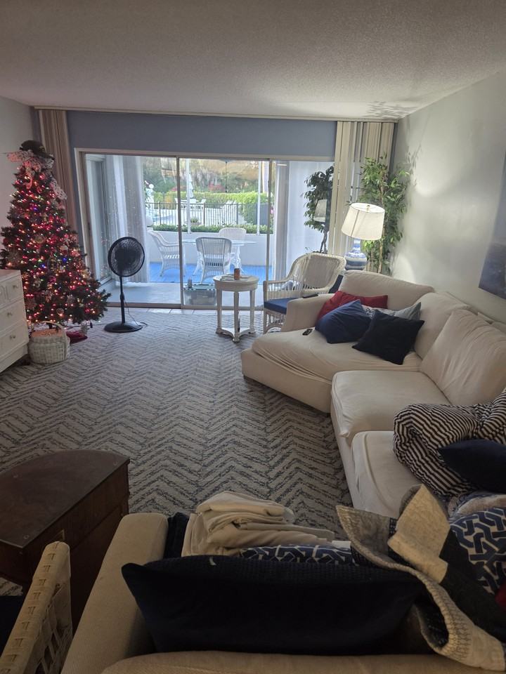 215 Cypress Way East #D1 - Photo 2 of 9