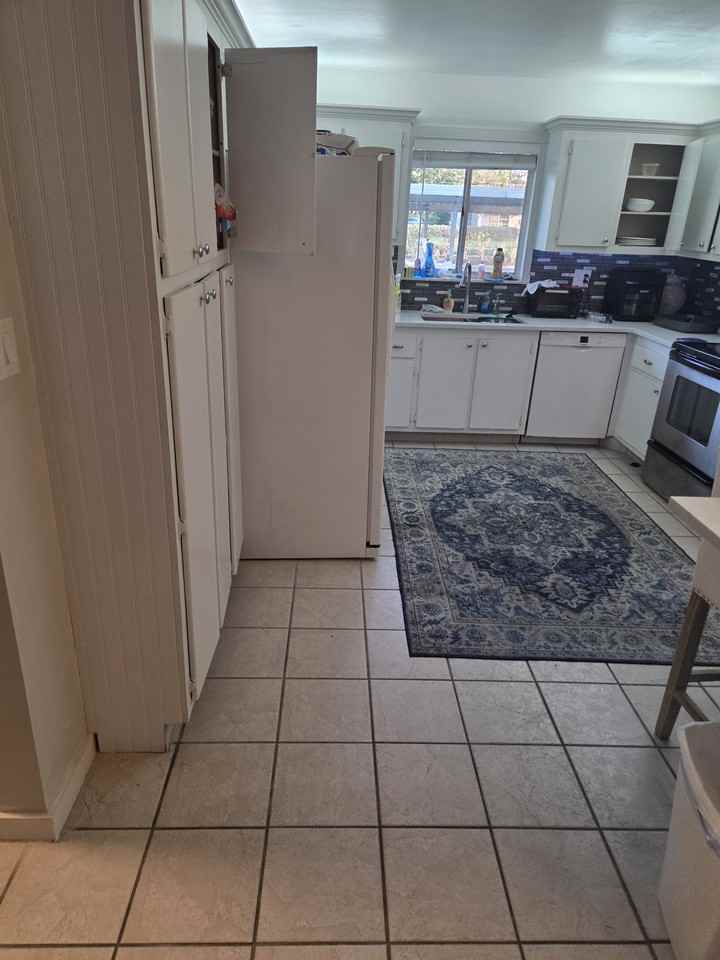 215 Cypress Way East #D1 - Photo 7 of 9