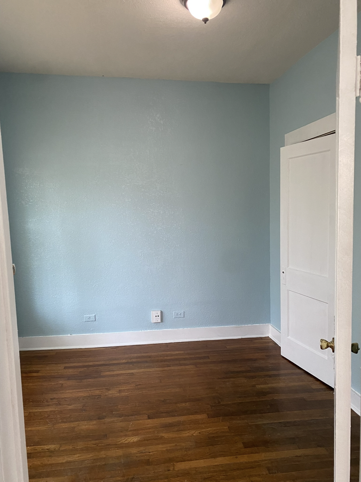 1914 South Pine Street #NA - Photo 2 of 9