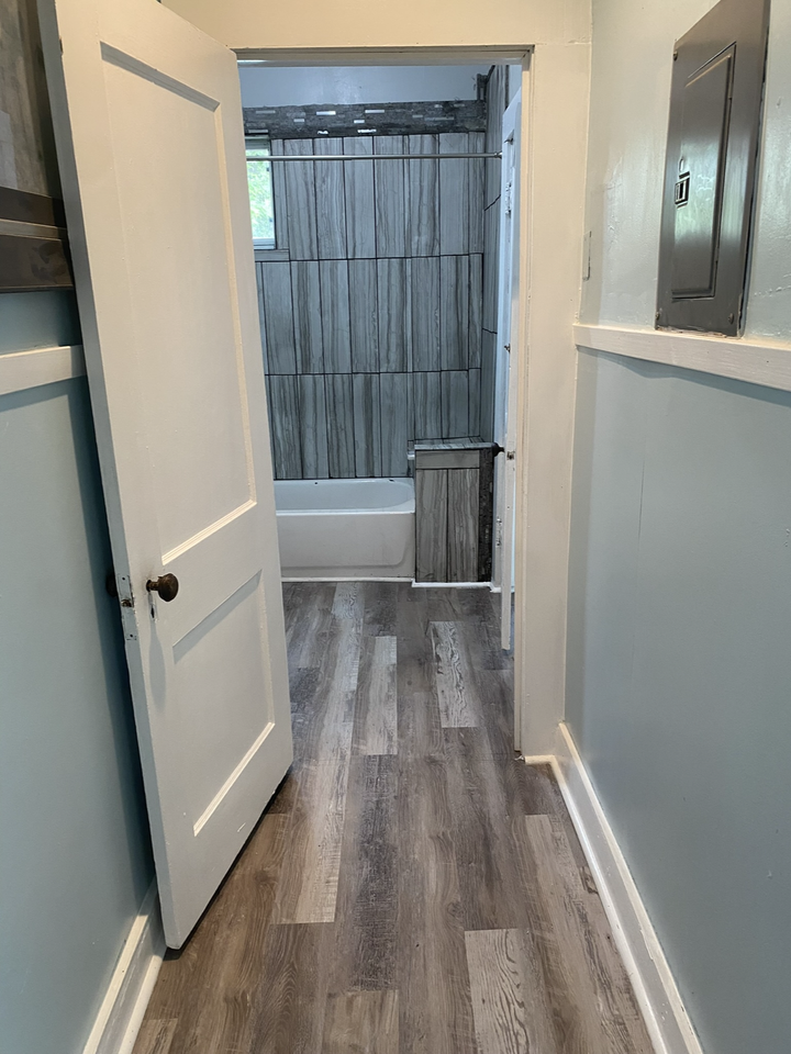 1914 South Pine Street #NA - Photo 3 of 9