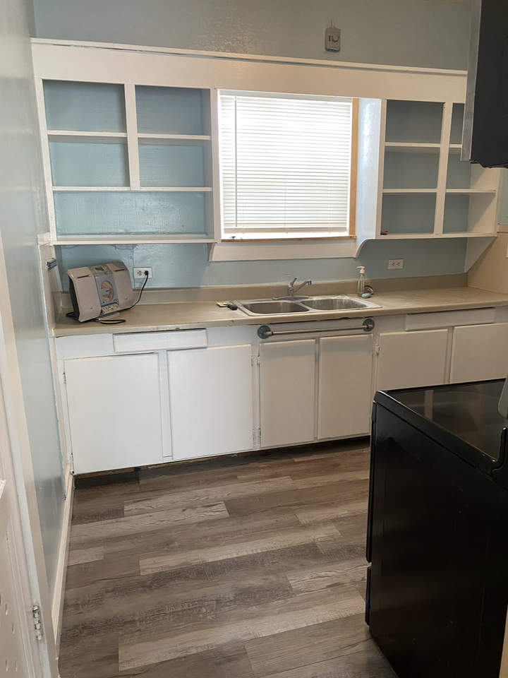 1914 South Pine Street #NA - Photo 4 of 9