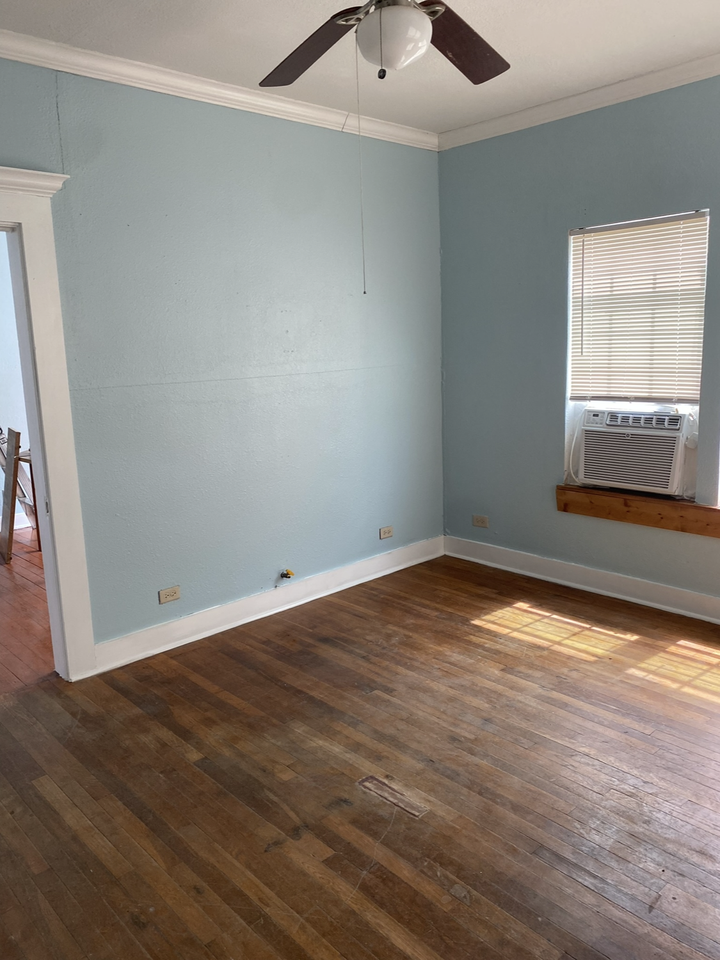 1914 South Pine Street #NA - Photo 5 of 9