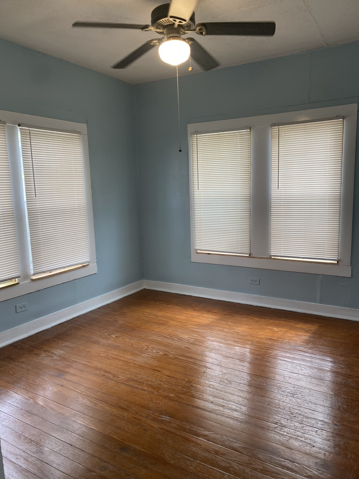 1914 S Pine St #NA - Photo 7 of 8