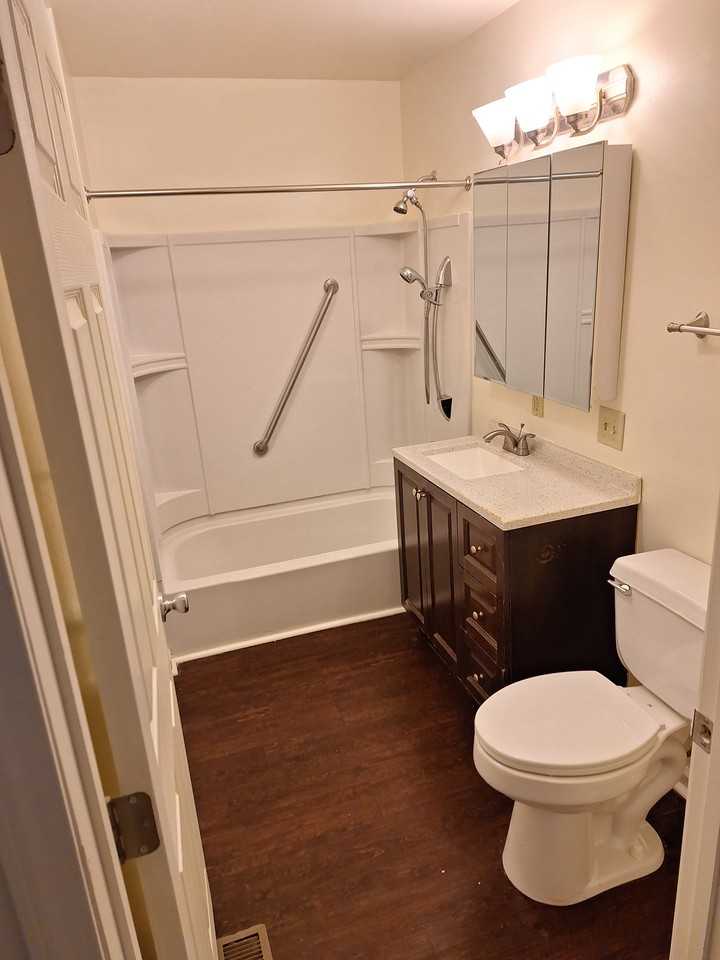 1900 Mallinckrodt Street #1stFL - Photo 5 of 12