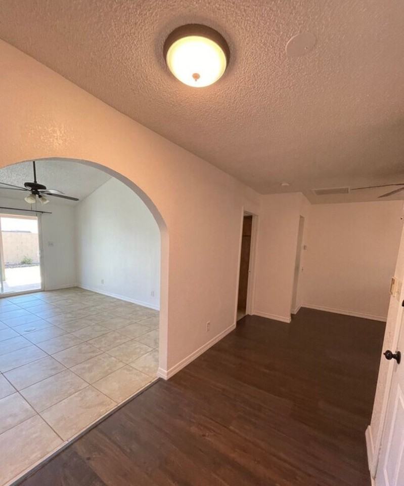 1627 West 13th Street #1627 - Photo 2 of 11