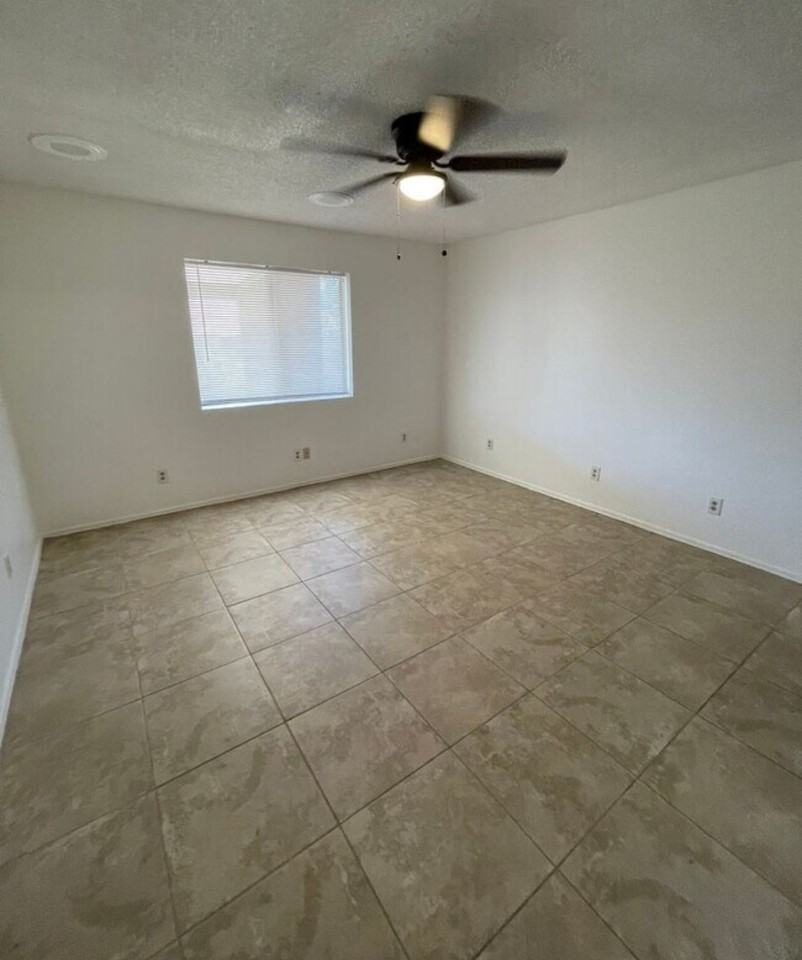 1627 West 13th Street #1627 - Photo 7 of 11