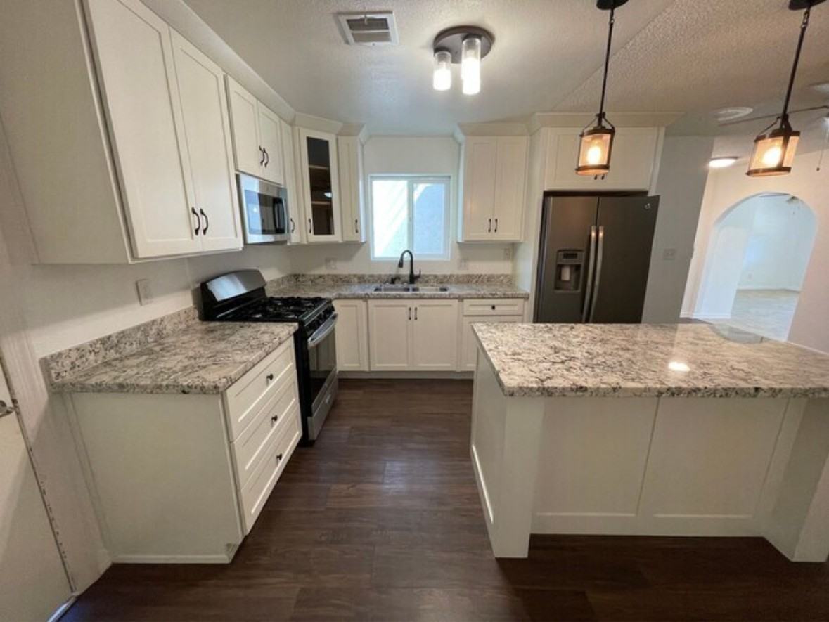 1627 W 13th St #1627 - Photo 6 of 11