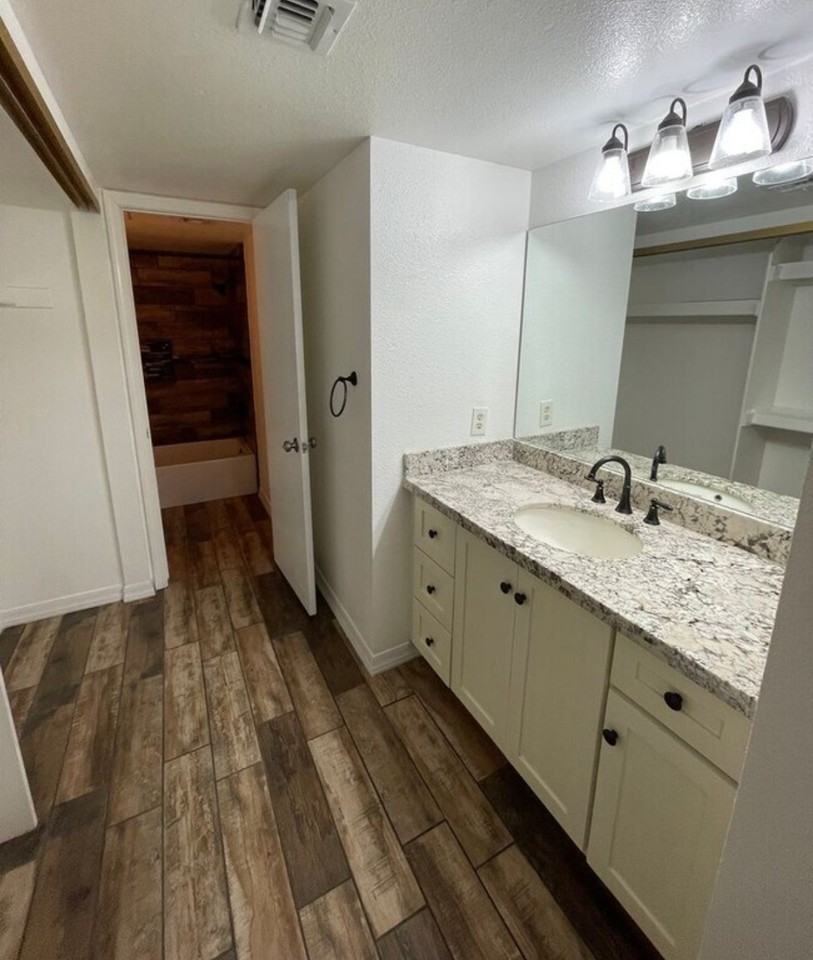 1627 W 13th St #1627 - Photo 7 of 11